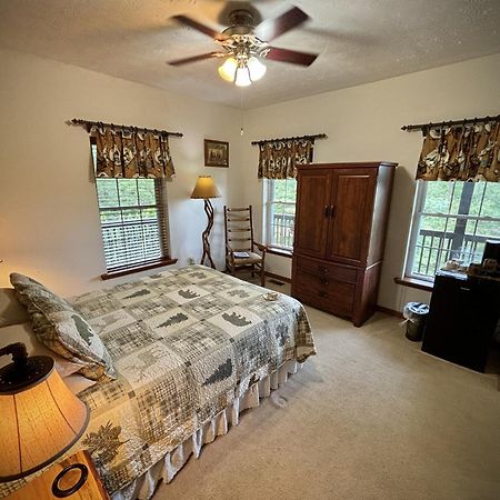 Long Mountain Lodge Bed & Breakfast Dahlonega Bagian luar foto