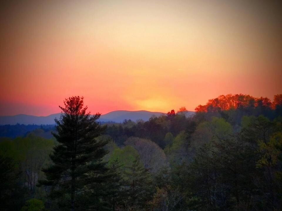 Long Mountain Lodge Bed & Breakfast Dahlonega Bagian luar foto