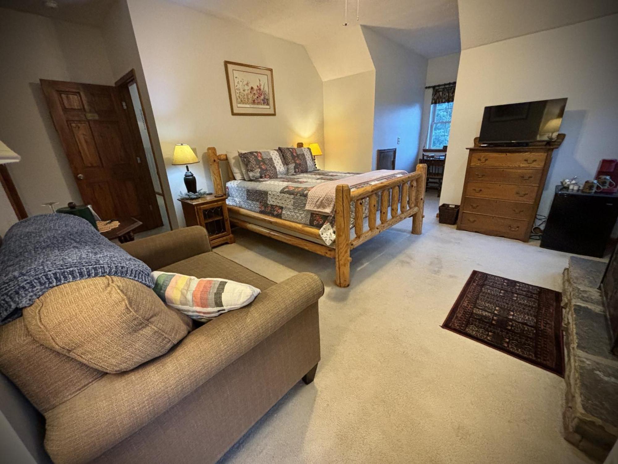 Long Mountain Lodge Bed & Breakfast Dahlonega Bagian luar foto