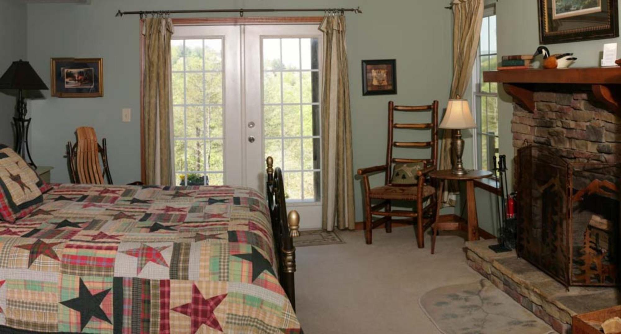 Long Mountain Lodge Bed & Breakfast Dahlonega Bagian luar foto