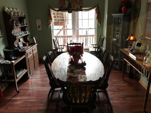 Long Mountain Lodge Bed & Breakfast Dahlonega Ruang foto