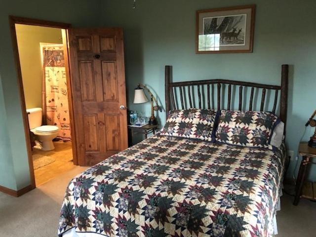 Long Mountain Lodge Bed & Breakfast Dahlonega Ruang foto